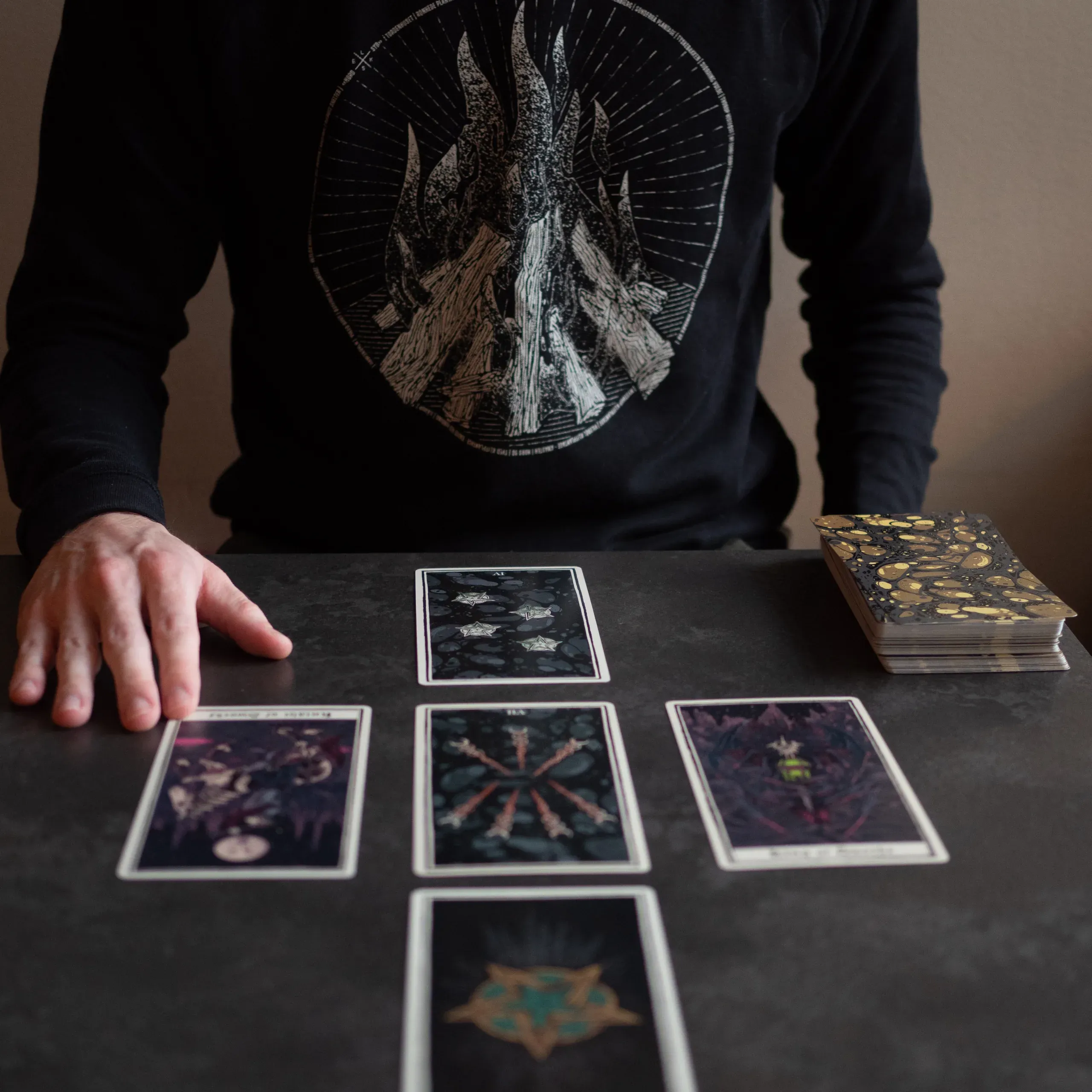Tarot Card Reading for Relationships: Spreads and Tips